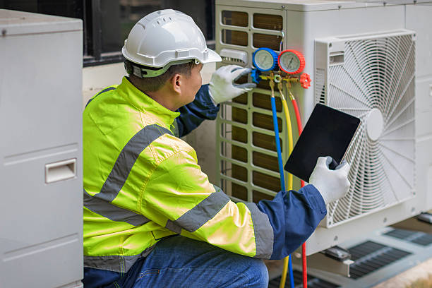Professional Hvac technician working in Fort Lee, NJ